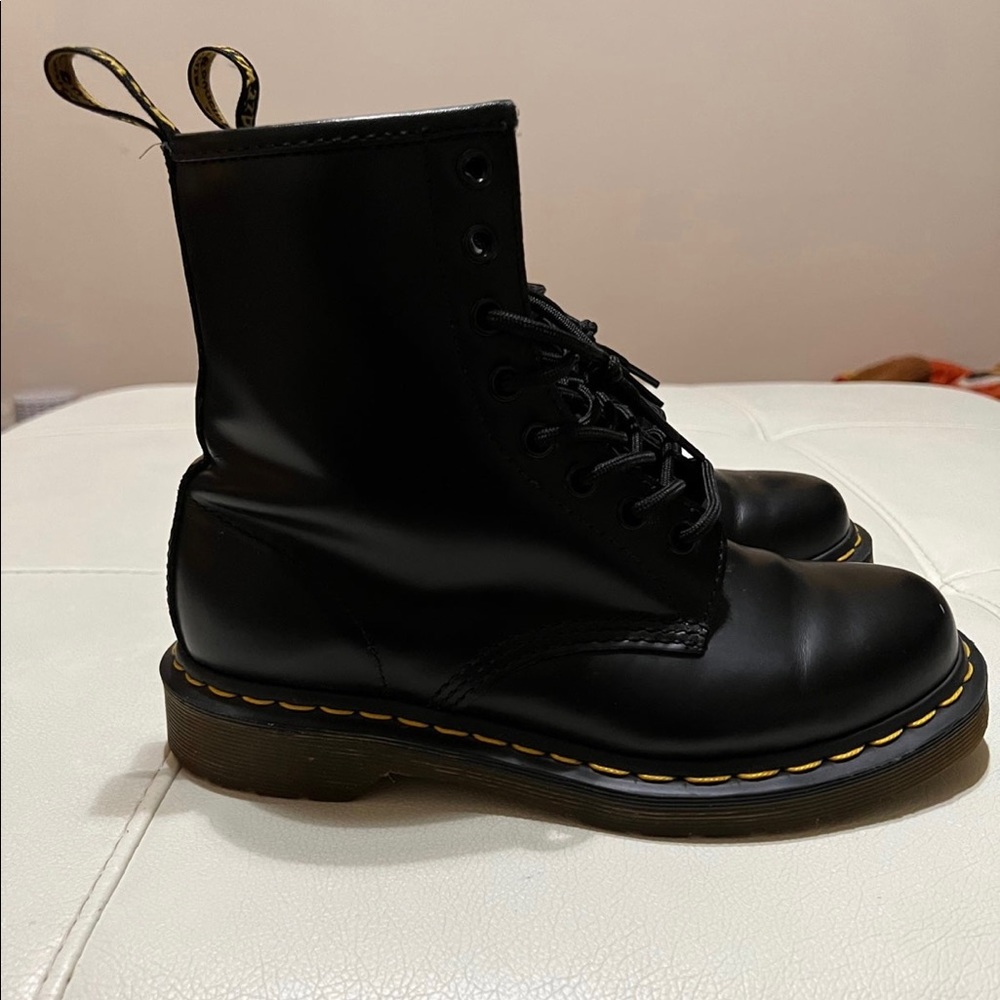 1460 WOMEN'S SMOOTH LEATHER LACE UP BOOTS